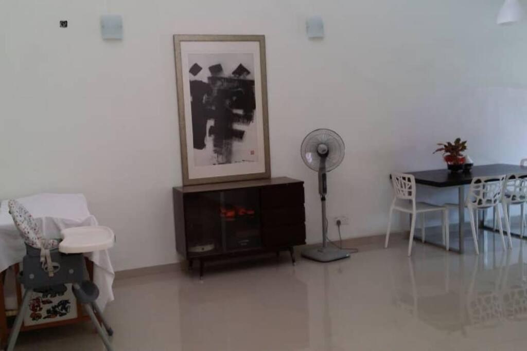 Terrace House Near Stulang Laut Ciq Midvalley Ksl For 7pax Holiday home *