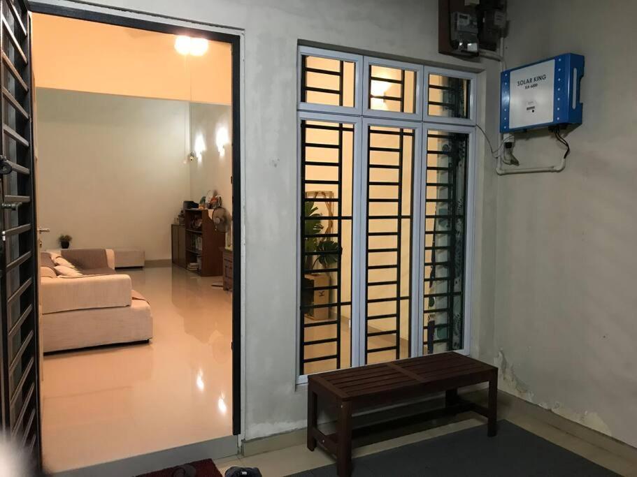 Holiday home Terrace House Near Stulang Laut Ciq Midvalley Ksl For 7pax Johor Bahru