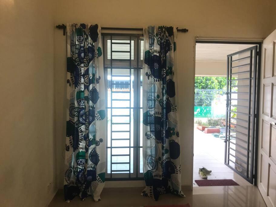 Terrace House Near Stulang Laut Ciq Midvalley Ksl For 7pax Holiday home