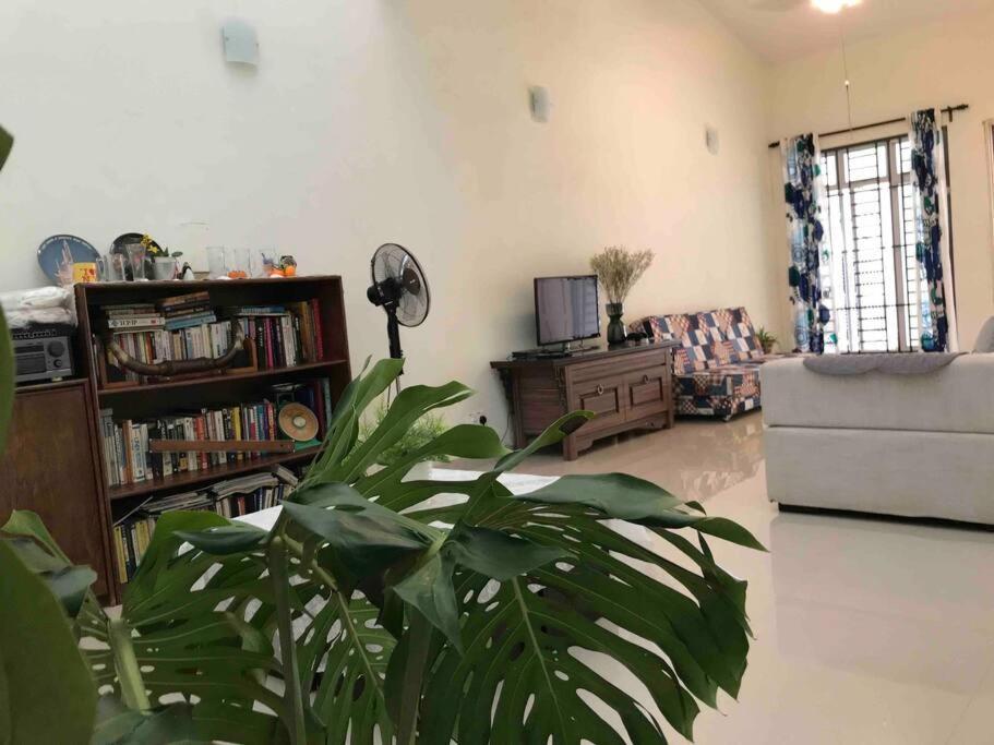 Holiday home Terrace House Near Stulang Laut Ciq Midvalley Ksl For 7pax