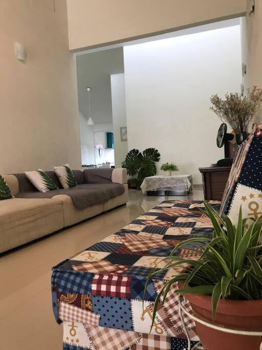 Terrace House Near Stulang Laut Ciq Midvalley Ksl For 7pax Holiday home *