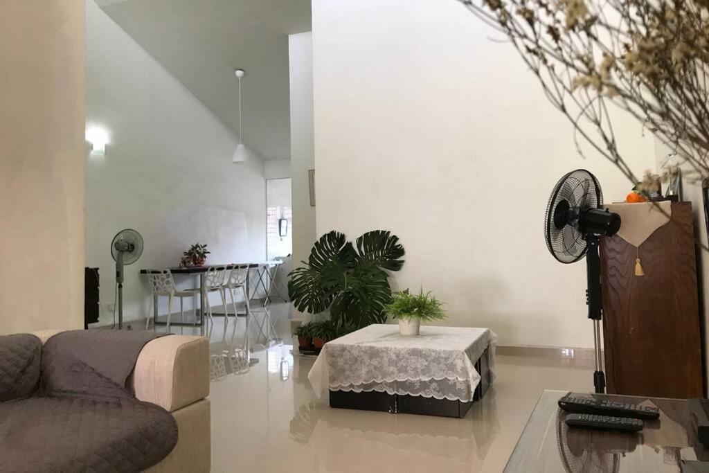 Holiday home Terrace House Near Stulang Laut Ciq Midvalley Ksl For 7pax *