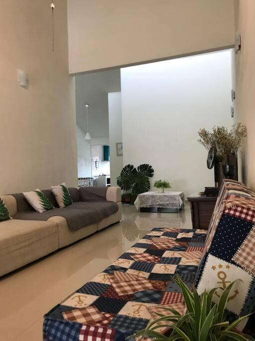 Terrace House Near Stulang Laut Ciq Midvalley Ksl For 7pax Johor Bahru