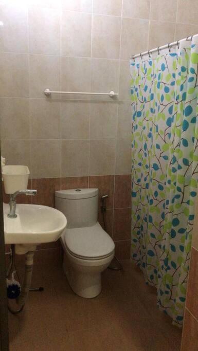 Holiday home Terrace House Near Stulang Laut Ciq Midvalley Ksl For 7pax *