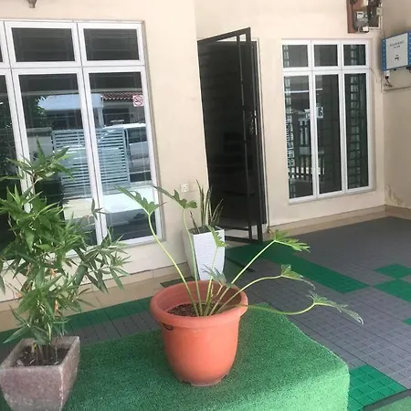 Terrace House Near Stulang Laut Ciq Midvalley Ksl For 7Pax Johor Bahru Exterior photo